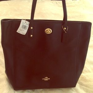Coach Turnlock Black Leather Tote